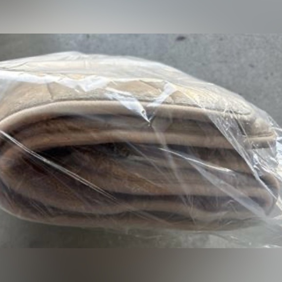 Truly Soft 2 Pack Solid Memory Foam Bath Rug 20 x 32 - Tan - Picture 3 of 4